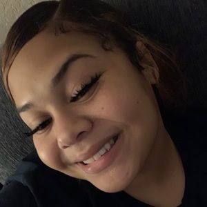 Meet your Posher, Aja